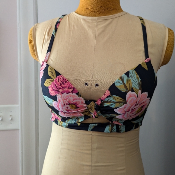 Shade & Shore Bikini Floral Print size medium - Picture 4 of 10